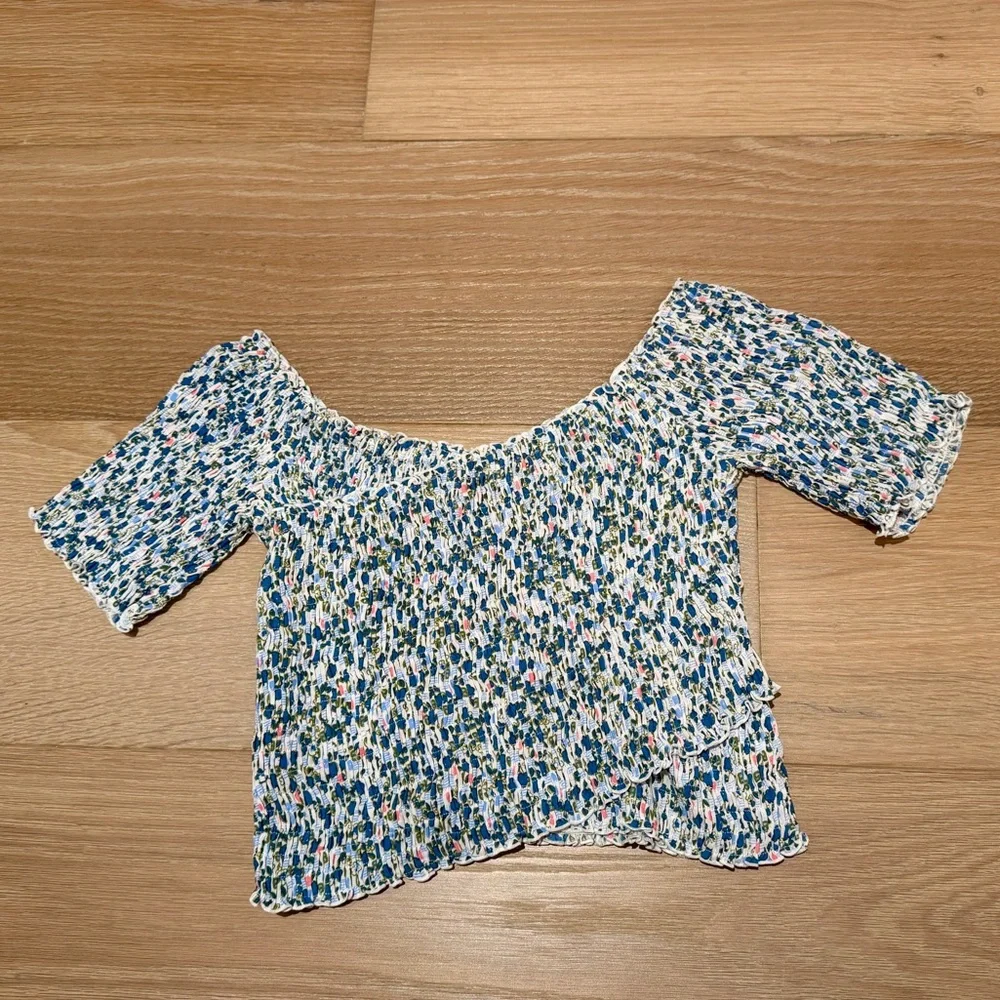 Poupette St. Barth Soledad Blue floral Off-Shoulder smocked Crop Top - Picture 2 of 6